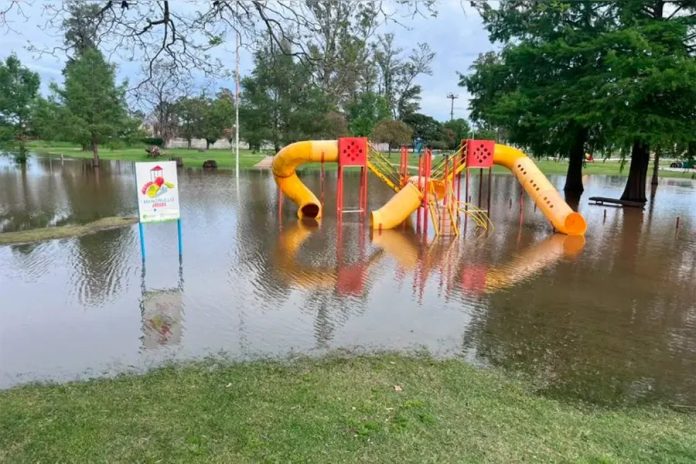 Río Uruguay a 11,14 m en Concordia: cortaron el tránsito en la costanera