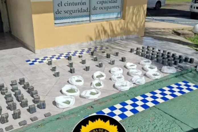 Más de 38.000 pastillas ocultas en un auto en la Ruta 14, en Federación