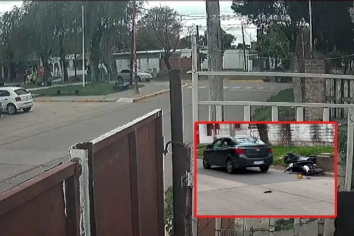 El video del choque entre auto y moto en San Agustín: un joven fue hospitalizado