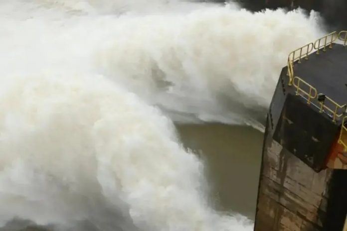 Crecida del Paraná: evacuaciones en Paraguay y alerta en el Litoral