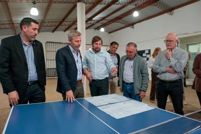Frigerio en Santa Ana: obra en Escuela Nº 1 y viviendas
