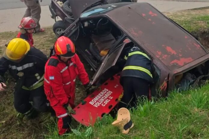 Choque en Concepción del Uruguay: rescataron a una mujer atrapada en un auto