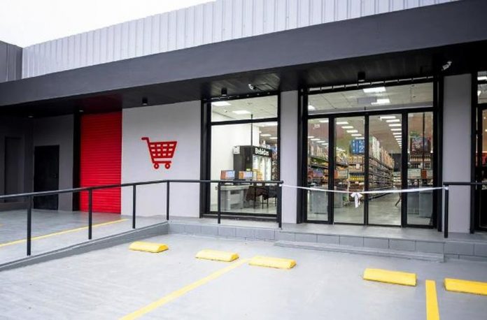 Maycon en Concordia: local cerrado y disputa por la ley de grandes superficies