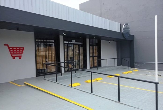 Maycon no puede abrir en Concordia: 30 puestos y mercadería en riesgo
