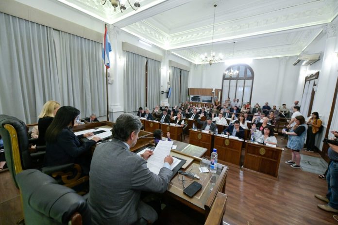 Sin el PJ, el Senado aprobó el alivio fiscal para comercios de Entre Ríos