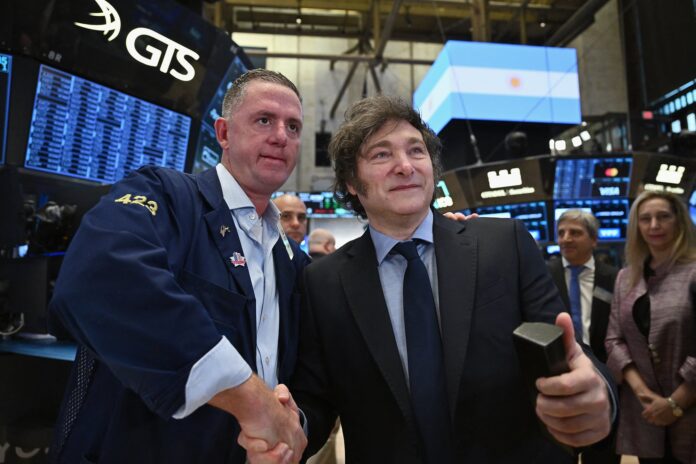 La duda que crece en Wall Street: ¿Milei mantiene el apoyo con esta economía?