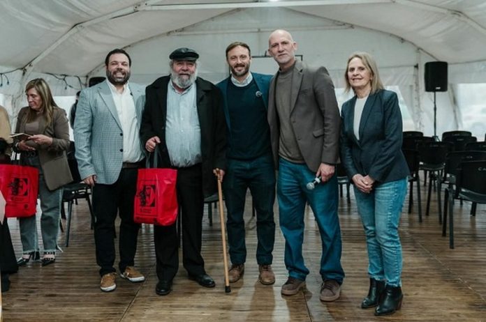 Cuatro bibliotecas y una escuela de Concordia recibieron libros de la Provincia