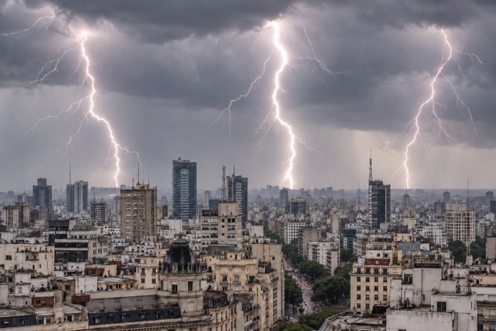 Bloqueo atmosférico: el AMBA seguirá con mal tiempo y lluvias hasta el domingo