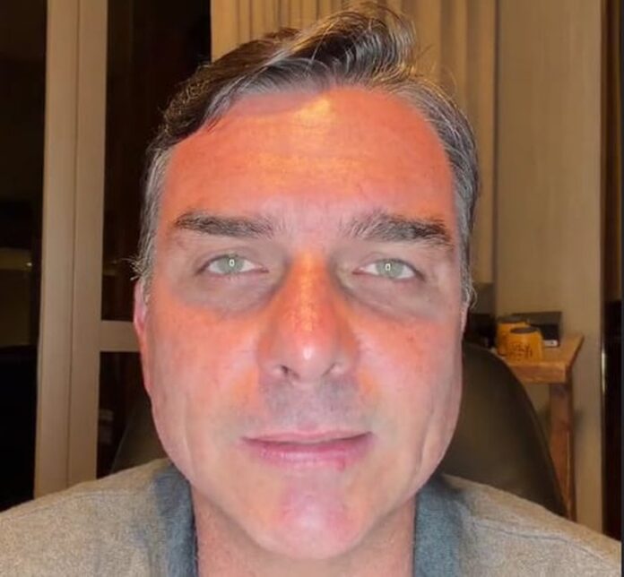 Flavio Bolsonaro reapareció en EE.UU. y confesó la advertencia de su padre